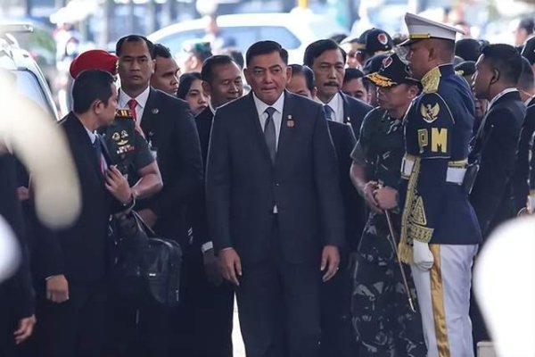 尚融 印尼防长官宣采购歼10 提升空军现代化作战能力