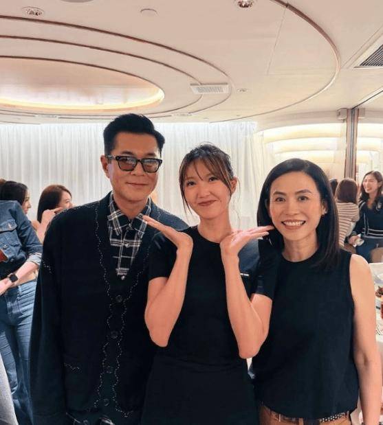 联华证券 宣萱率众演员看大结局！古天乐惊喜现身！引众星争相拍合照